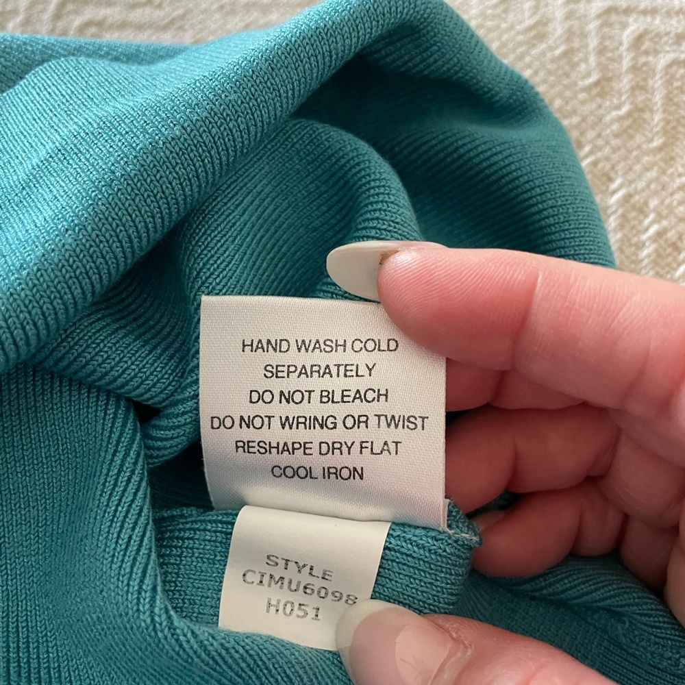 VINTAGE Sigrid Olsen Teal Silk Blend Turtleneck- Luxe Classic Size Small 💎 - Picture 13 of 14